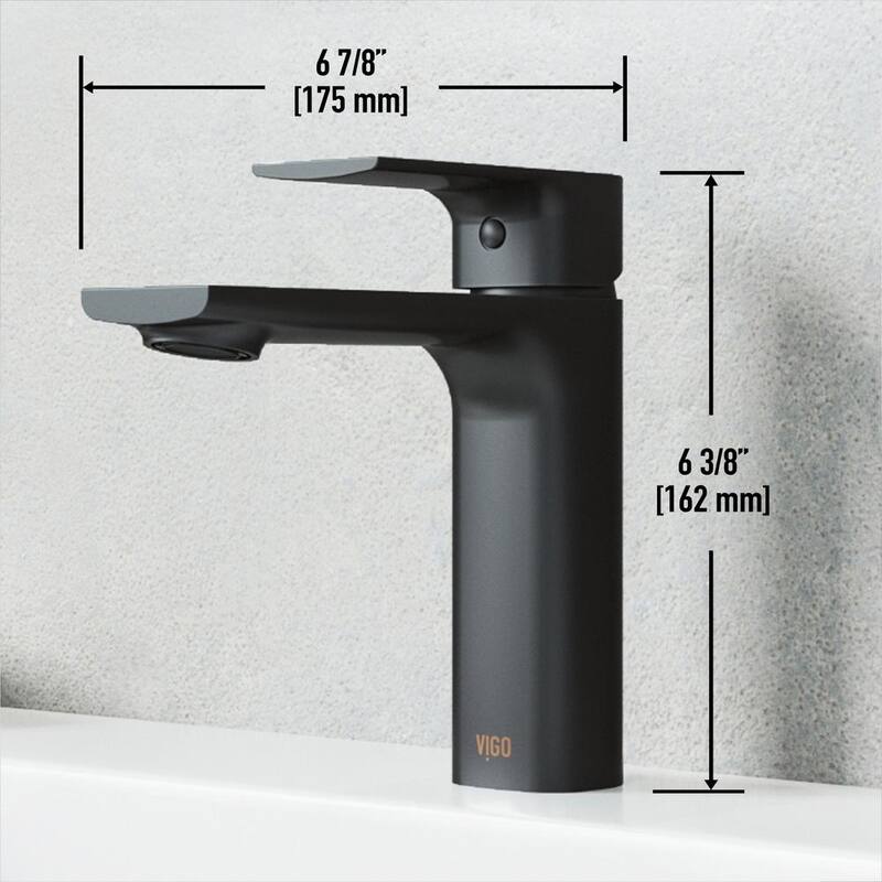 Single Handle Bathroom Faucet in Matte Black A894482