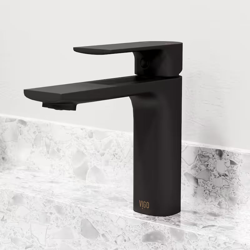 Single Handle Bathroom Faucet in Matte Black A894482