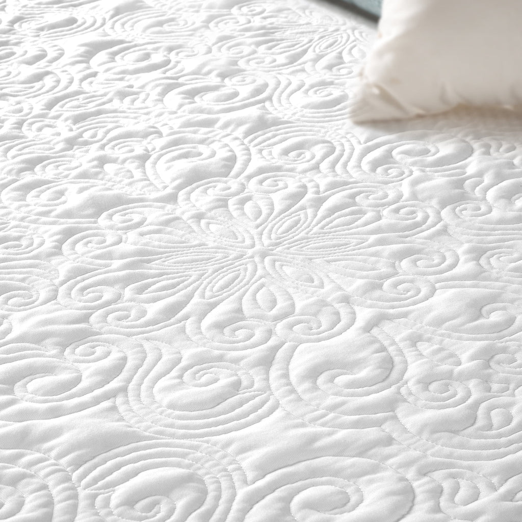 12 Memory Foam Queen Mattress M951
