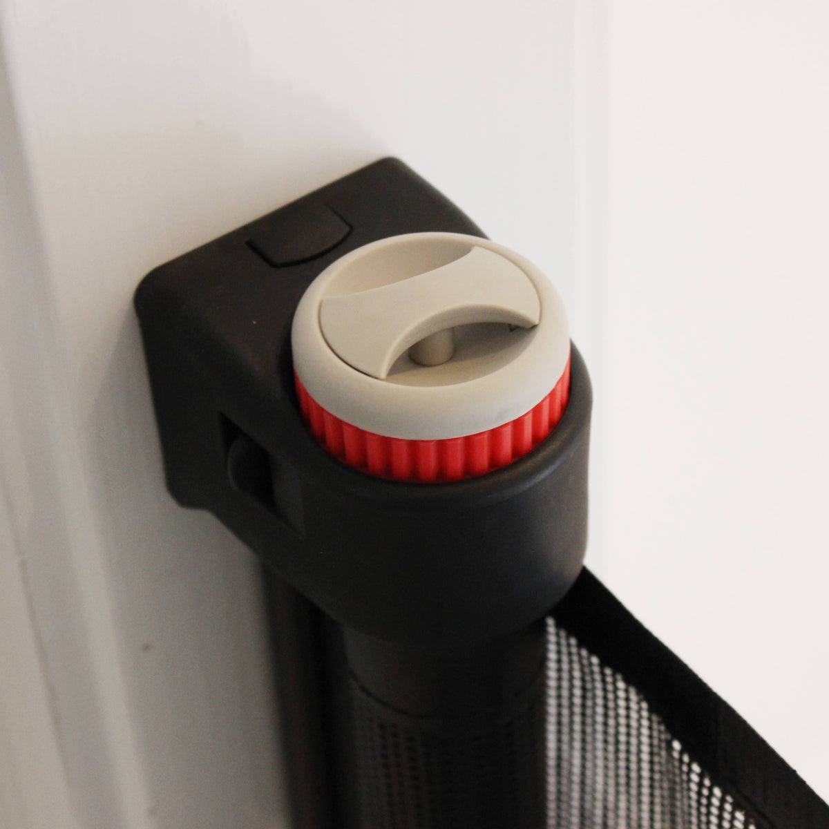 Black Retractable Safety Gate B533918