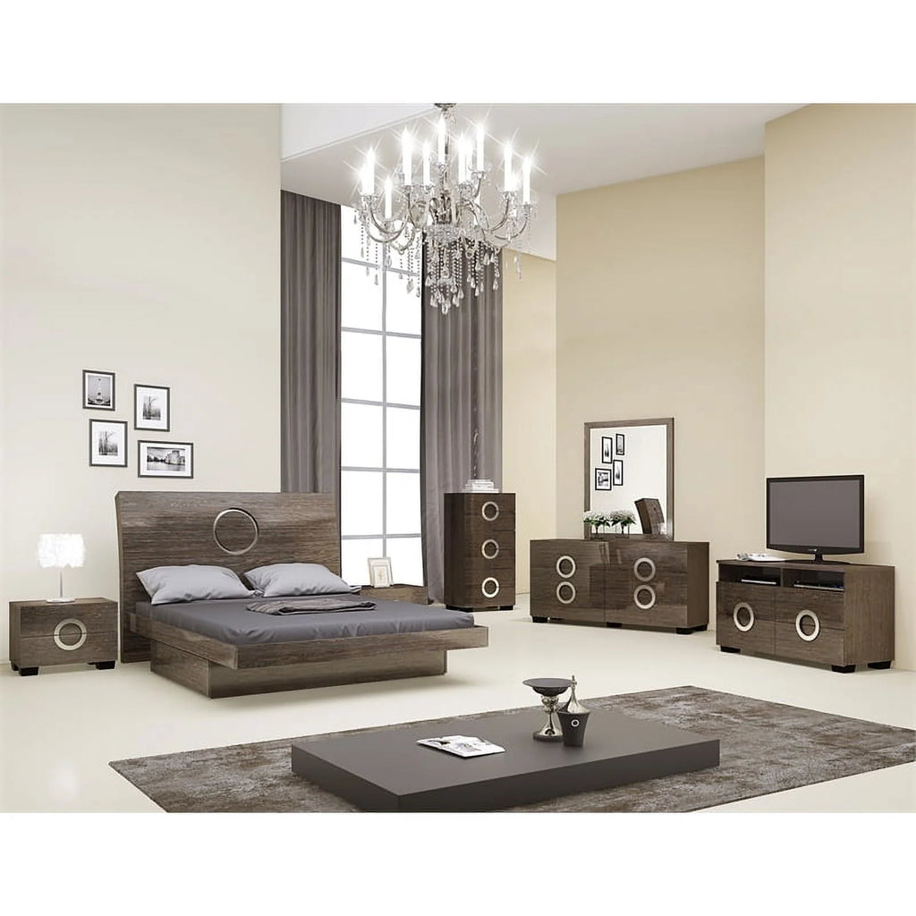 4-Piece Wood Queen Bedroom Set S326032