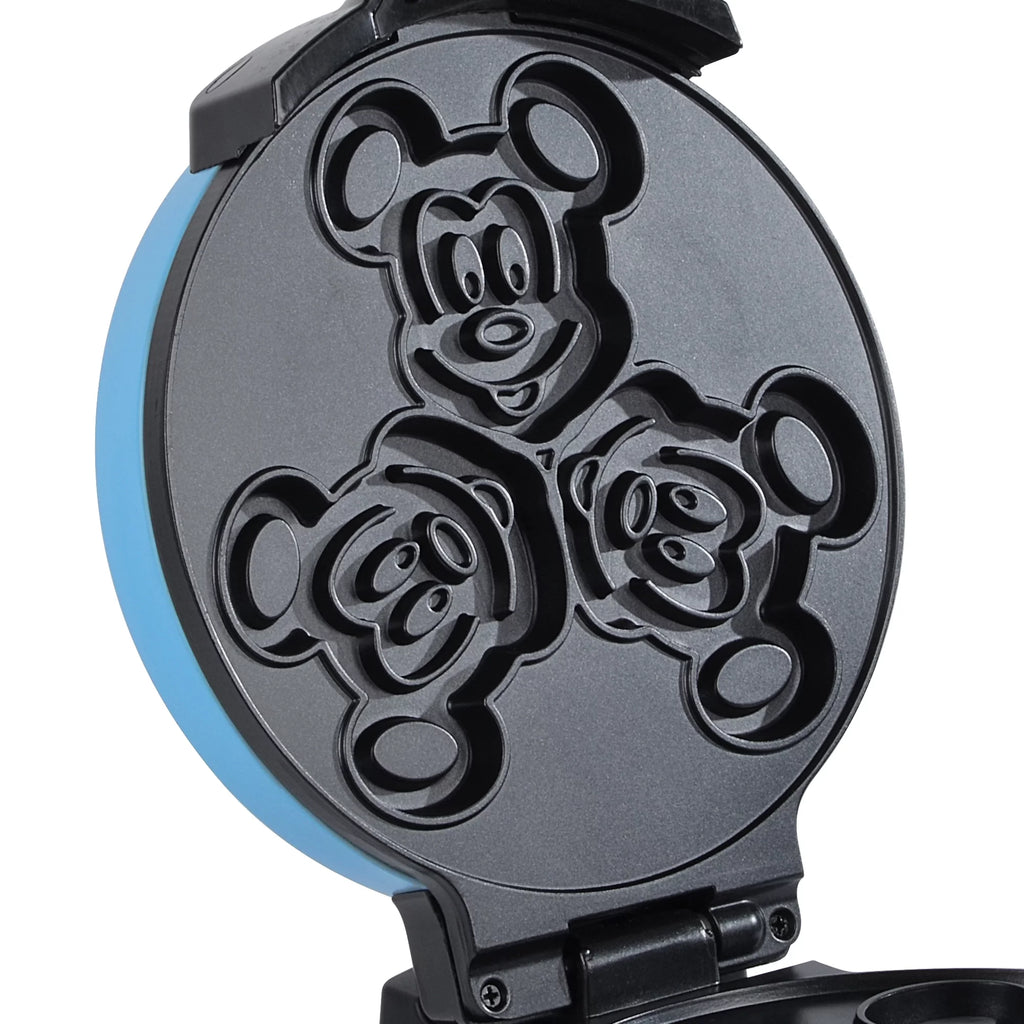 Double Flip Waffle Maker for 6 Waffles E7868