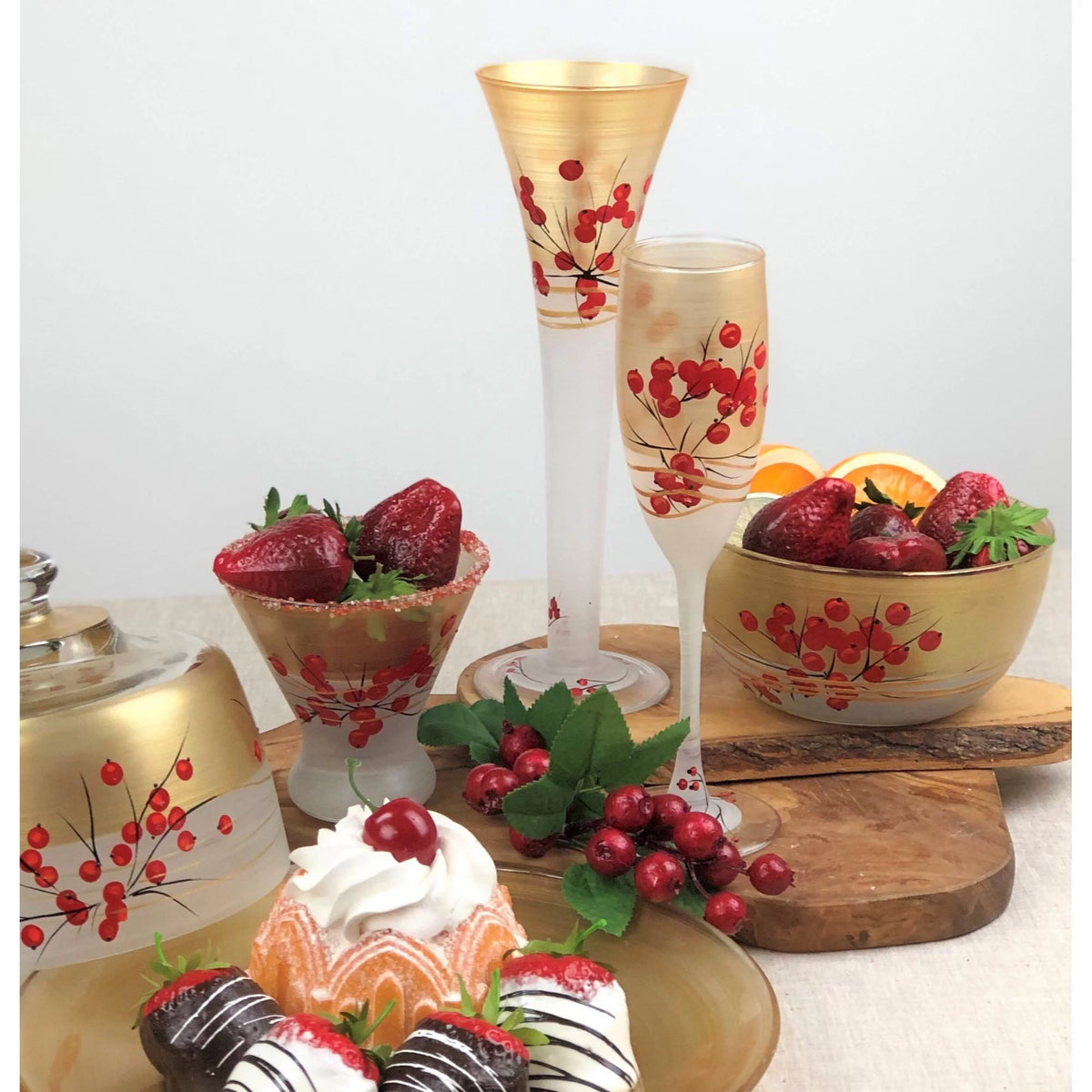Set of 2 Red and Gold Glass Serving Bowls S712
