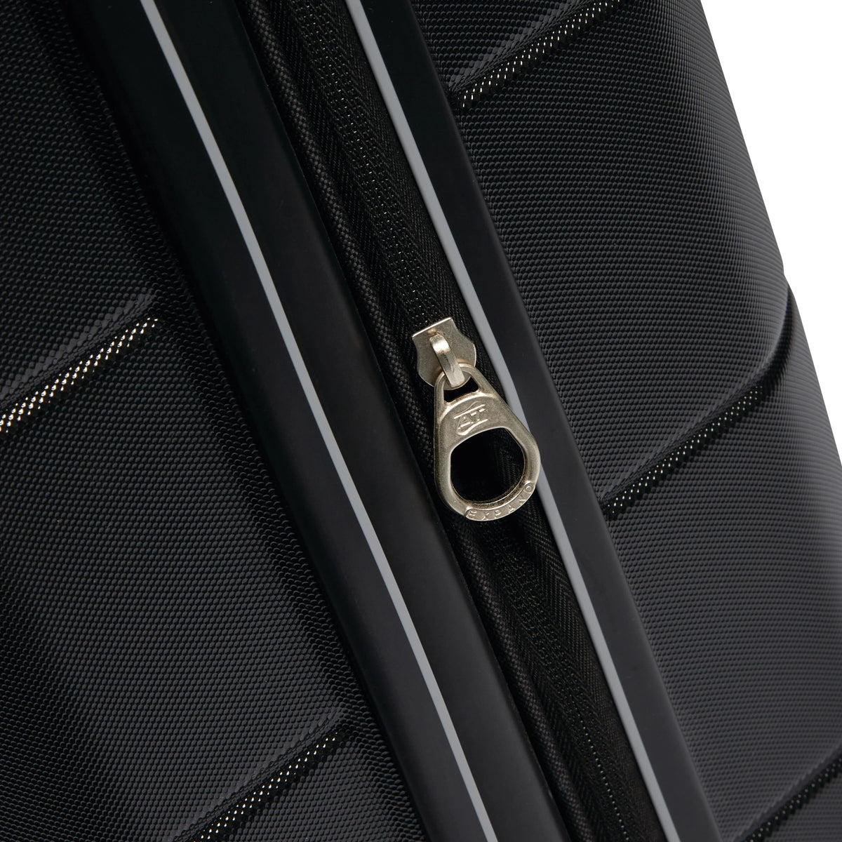 Hardside Medium Checked Spinner Luggage Jet Black V966