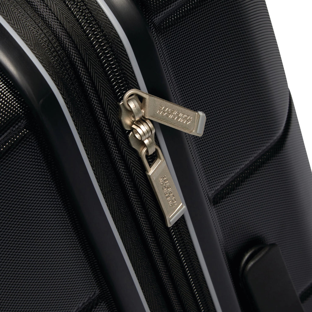 Hardside Medium Checked Spinner Luggage Jet Black V966