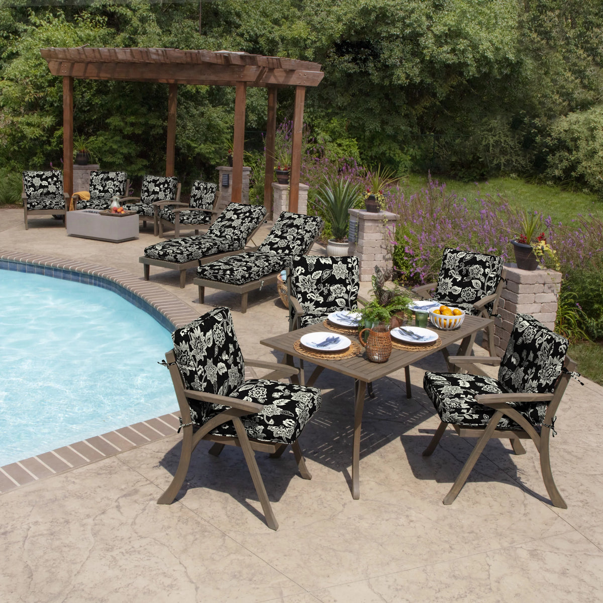 Black Outdoor Chaise Lounge Cushion N747